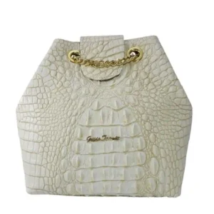 ベージュの牛革リュック