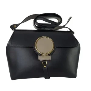 黒の牛革ハンドバッグ