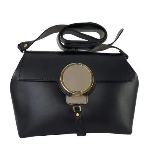 黒の牛革ハンドバッグ