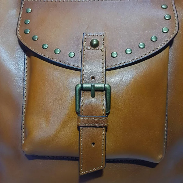 leather-handbag-brown-detail